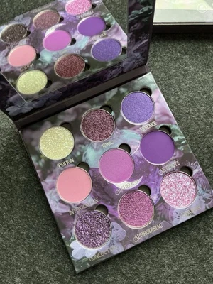 MBA Cosmetics: Enchanted Elixir Neu Ovp Lidschattenpalette Eyeshadow Multichrome - Bild 1 von 4
