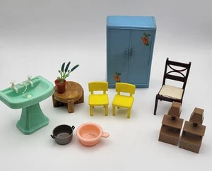 Dolls House Furniture Mixed Plastic Vintage 1950s-60s 11 Items - Picture 1 of 18