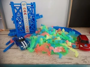 Circuit modulable brille dans le noir 107 pièces ascenseur voitures Magic tracks - Picture 1 of 4