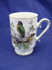 COFFEE OR TEA PEDESTAL MUG DECORATED WITH BIRDS IN A BRANCH WITH BERRIES - Picture 1 of 4