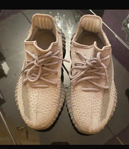 adidas Yeezy Boost 350 V2 - Picture 1 of 6