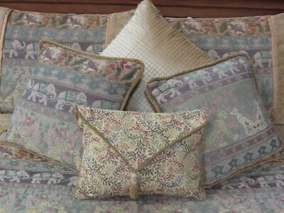 Juego de cama de lujo edredón strouds ropa de cama exclusivo Olympic Queen usado en excelente estado Foto 1 de 4