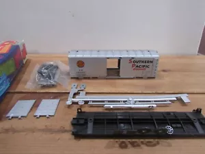 HO Scale Roundhouse 1071 40' Box Car Kit South Pacific Overnight RH4337 - Picture 1 of 3
