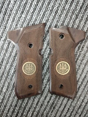 Beretta 92 fs grips walnut-colored diamond pattern wood with gold medaillon 92F - Image 1 of 4