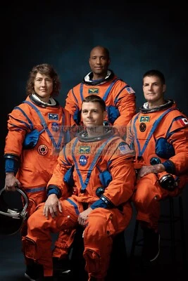 ARTEMIS II 2 NASA CREW MISSION TO THE MOON 2025 PORTRAIT 4X6 PHOTO - Image 1 of 4