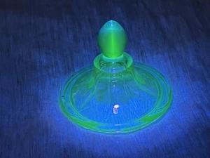 Vintage Blue Uranium Glass Replacement Lid for Candy Dish Glows Green - Picture 1 of 10