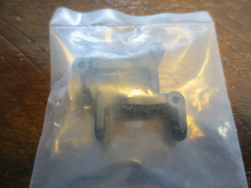 Team Associated  Rc18t Castor Blocks L&R - Image 1 of 1