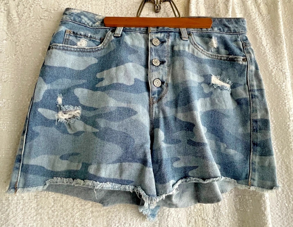 Pantalones Cortos Time And Tru Azul Claro Camuflados Denim Envejecido Botón Mosca Tiro Alto Talla 8 Foto 1 de 3