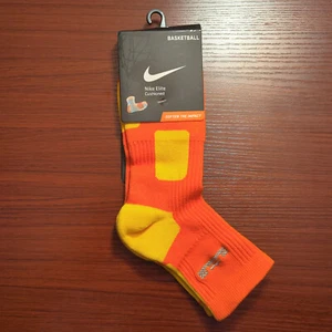 LeBron James Original Nike Elite Socks Quarter Cut Size Large Orange/Yellow - Picture 1 of 6