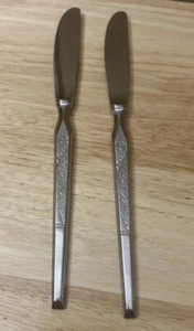 Vintage 2- 9" Mid Century Modern WINTHROP DINNER KNIFE TEXTURED FIDDLE FERN - Picture 1 of 5