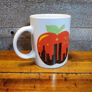 Vintage New York Big Apple Coffee Mug with Twin Towers World Trade Center WTC