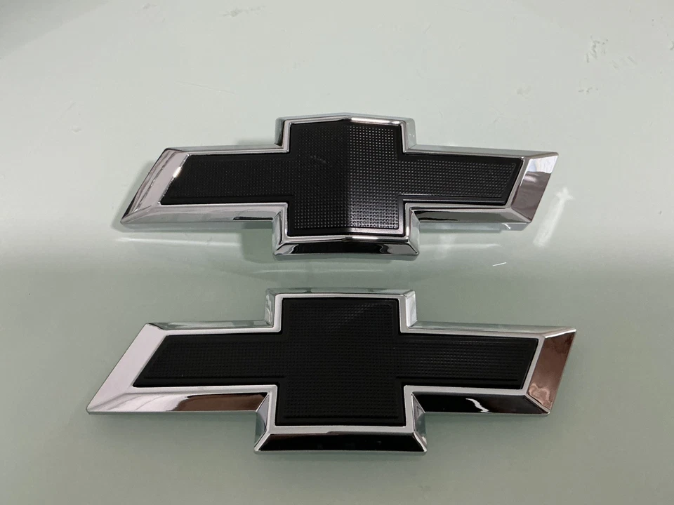 Chevrolet Camaro 2016-2025 emblema negro brillante delantero y trasero Foto 1 de 2