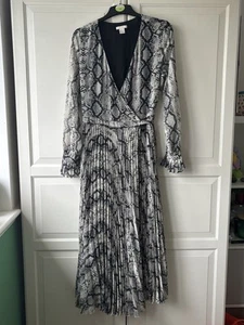 H&M Grey Black Chiffon Snake Print Long Sleeve Pleated Wrap Midi Dress. Size 12 - Picture 1 of 6