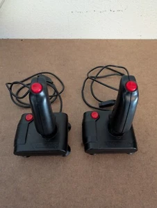 Lotto 2 Spectravideo Quickshot I 318-101 - Joystick Atari Amiga C64 9 pin testati - Foto 1 di 7