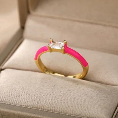 ZARD Fuchsia 搪瓷戒指 带立方氧化锆口音 可堆叠 — 第 1/4 张图片