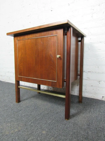 Vintage Night Stand in Walnut and Brass - 5015N Cover