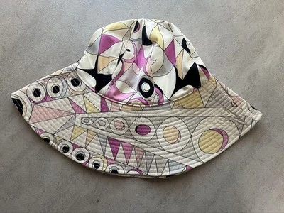 Emilio Pucci, sombrero cubo, patrón geométrico, multicolor, rosa, blanco, negro, beige Foto 1 de 4