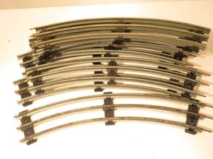 LIONEL- EIGHT 027 CURVED TRACK SECTIONS- EXC. - B2 - Picture 1 of 3