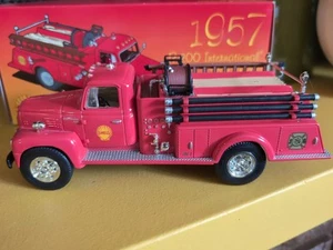 1997 FIRST GEAR SHELL OIL CO 1957 INTERNATIONAL R-200 Fire TRUCK - Picture 1 of 15