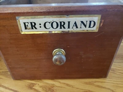 Cajón farmacia boticario siglo XIX. CORIAND Foto 1 de 4