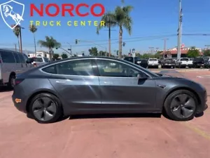 2020 Tesla Model 3 Standard Range Plus - Picture 1 of 12