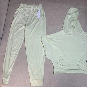 Reebok 2-teiliges Jogginghose Set Pistazie Größe 10 Kinder Neu mit Etikett - Bild 1 von 7