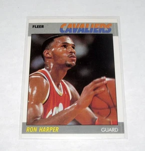 Fleer 49 Ron Harper 1987-88 novato RC Cavaliers - Imagen 1 de 2