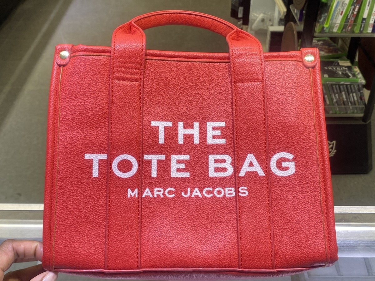 【MARC JACOBS】ザ トートバッグ スモール レザー レッド MARC JACOBS】ザ トートバッグ スモール レザー レッド マーク