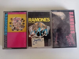 RAMONES Yugoslavia Paper Labels Road To Ruin Brain Drain Ramonesmania Cassettes - Foto 1 di 5
