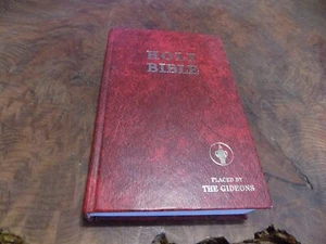 HOLY BIBLE Old & New Testaments 1978 King James GIDEONS - Picture 1 of 6
