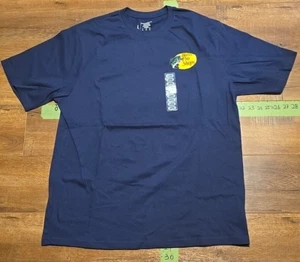 T-shirt grafica Bass Pro Shops Hikers Taste Good Grizzly taglia Large blu navy nuova senza etichette - Foto 1 di 6