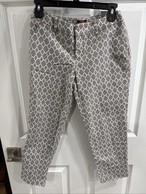 Calça Capri Geométrica Merona Stretch Cinza e Branco com 4 Bolsos, Tamanho 2P - Imagem 1 de 4