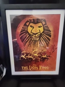 DER KÖNIG DER LÖWEN BESETZUNG SIGNIERT MUSIK POSTER FENSTER LOBBYKARTE gerahmt Tulsa PAC - Bild 1 von 8