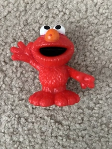 Modellino Sesame Street Workshop Elmo Red Monster 2,5" pollici 2013 Hasbro - Foto 1 di 6