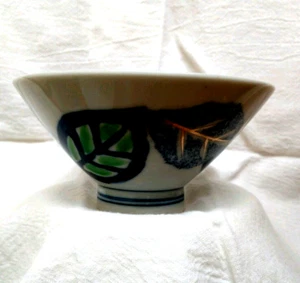 HAND PAINTED CERAMIC SHORT PEDESTAL BOWL / COMPOTE DISH - MADE IN JAPAN - Picture 1 of 8