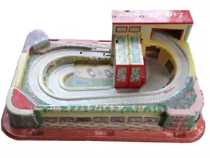 Altes Technofix 308 Shell Blechspielzeug WindUp Lift Garage Auto Landschaft 1964 - Bild 1 von 17