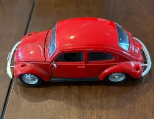 1:24 VW Beetle 1973 by Maisto in Red 31926 Model Car Vintage - Picture 1 of 10