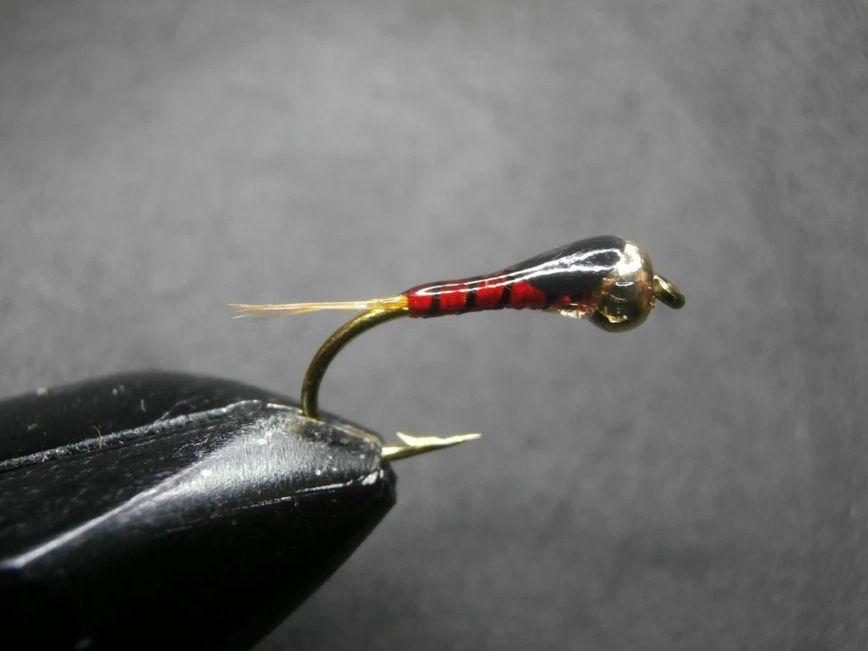 RIOYLAGOMOSCAS 3 PERDIGONES ROJO Y NEGRO CABEZA TUNGSTENO PARA PESCA A MOSCA-(PER-240)