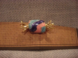 TEN79LA BOUTIQUE DESIGNER WRAPPED CANDY METAL PIN BROOCH - BRAND NEW - Picture 1 of 5