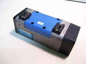 FESTO VL-5/2-D-3-FR-C VALVOLA DI CONTROLLO DIREZIONALE PNEUMATICA P3811 - Foto 1 di 7