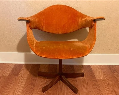 1960’s Seymour James Weiner Kodawood Oyster / Clamshell Mid Century Modern Chair - Image 1 of 4