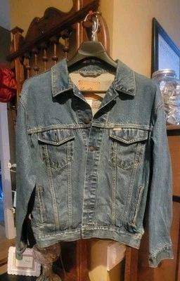 Jaqueta jeans vintage caminhoneiro etiqueta branca Levi Strauss algodão denium azul TAMANHO G - Imagem 1 de 4