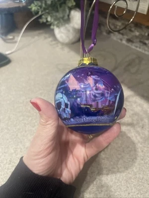 Disney World Parques Villanos Úrsula Calavera Isla Torre Terror Navidad Adorno Foto 1 de 4