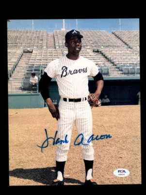 Hank Aaron PSA DNA Coa Signed 8x10 Braves Photo Autograph - Image 1 of 3