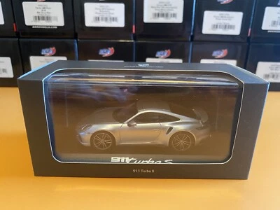 Porsche 911 992 Turbo S Silver Dealer’s Edition 1/43 Minichamps - Immagine 1 di 2
