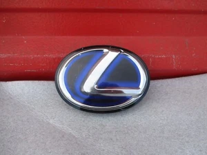 2016 2017 2018 LEXUS ES300 H OEM Front Grille Emblem oem used - Picture 1 of 6