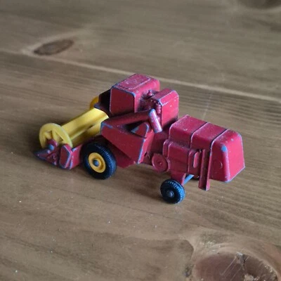 Matchbox Cars (Lesney): Matchbox Series No. 65 Claas Combine Harvester - Image 1 of 4