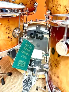 DW Collectors Exotic Mappa Burl Red Fade Shellset 22,10,12,14, inkl. 14" Snare - Bild 1 von 24