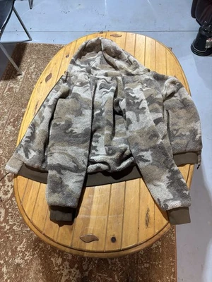 Chaqueta con Capucha Cabela's Berber Polar Cortavientos Equipador Alto Llanuras Camuflada Grande Foto 1 de 3