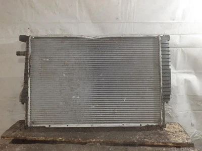 Radiador compatible con 91-97 BMW 850i 617133 Foto 1 de 4